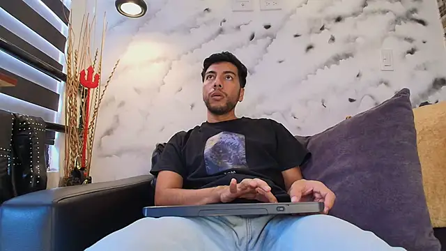 Max Hornye online show from February 24, 6:39 pm