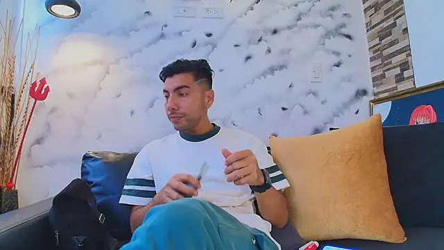 Max Hornye online show from March 21, 6:44 pm