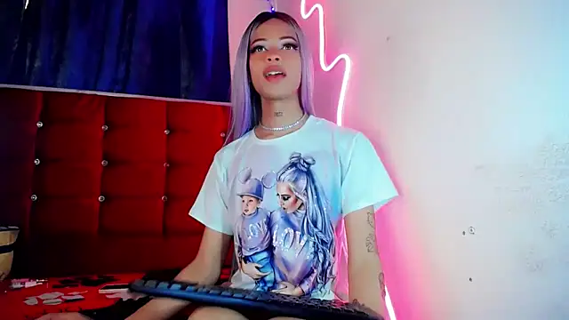 DahliaGill online show from May 12, 4:59 pm