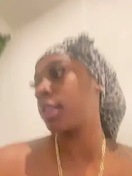 prettybrown9 online show from February 4, 1:55 am