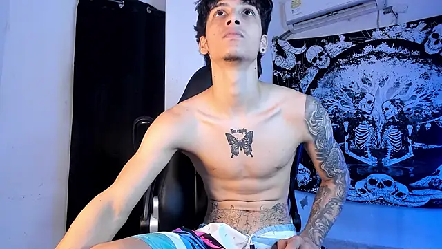 SnakeVelvet2 online show from February 6, 4:21 pm