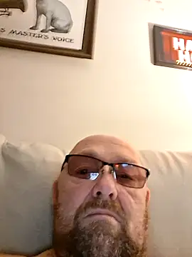 Snapshot of ldhurstII chatting on March 17, 2:49 am ldhurstII online show from March 17, 2:49 am