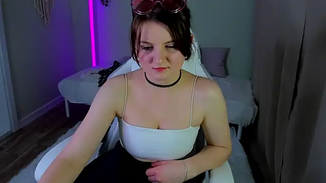 Maria Rogers online show from February 9, 1:26 pm