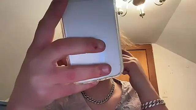 RaeganV online show from February 26, 7:18 am