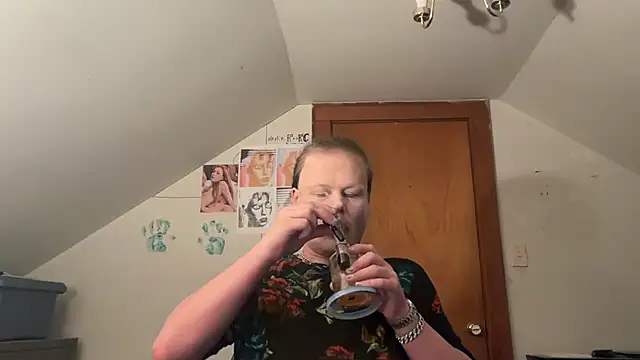 RaeganV online show from March 8, 11:52 pm