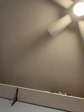 RaeganV online show from March 31, 4:35 am