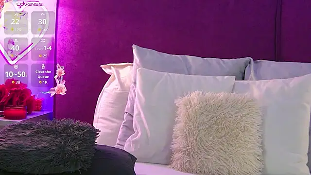 Snapshot of CellineHudson chatting on March 11, 9:21 pm CellineHudson online show from March 11, 9:21 pm