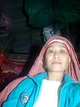 Snapshot of witch-xx chatting on February 16, 7:43 pm witch-xx online show from February 16, 7:43 pm