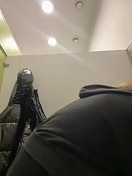 blonde exe online show from March 9, 1:37 pm