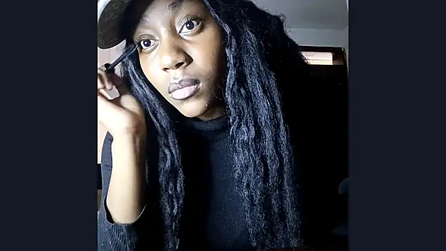 Snapshot of ChristalAkoni chatting on February 6, 3:59 pm ChristalAkoni online show from February 6, 3:59 pm