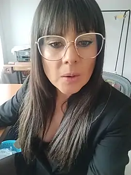 Snapshot of Lyonette_reading1 chatting on April 15, 3:08 pm Lyonette reading1 online show from April 15, 3:08 pm