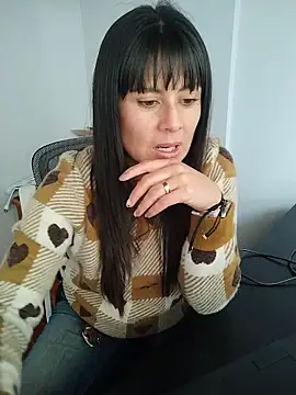 Lyonette reading1 online show from July 21, 10:01 pm