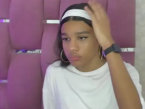 KatyyLuv online show from February 9, 1:37 pm