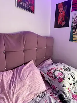 Snapshot of _SofiaaMiller chatting on April 2, 4:15 pm SofiaaMiller online show from April 2, 4:15 pm