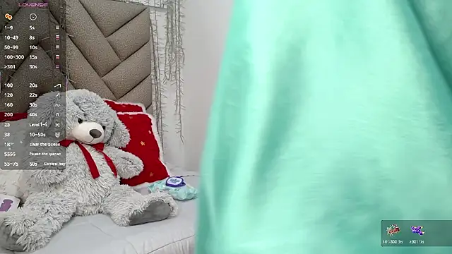 yaazhinii online show from February 25, 11:42 am