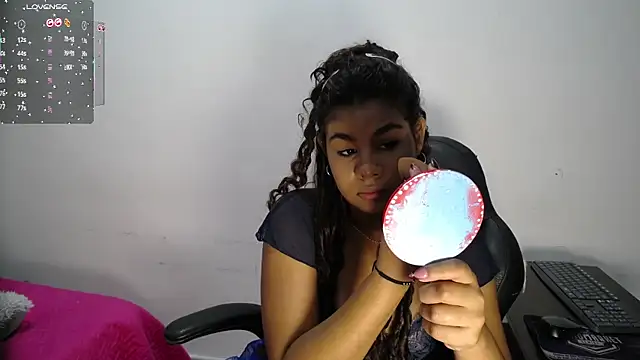 yaazhinii online show from February 28, 12:06 pm