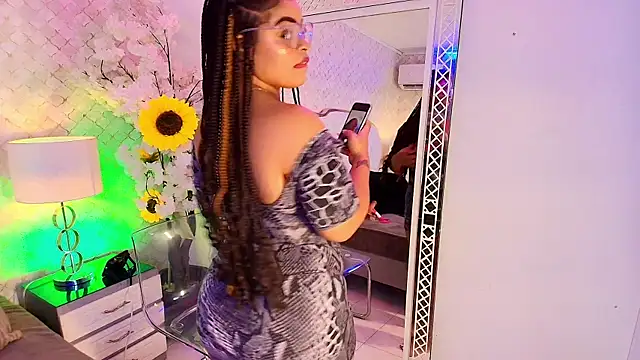 YazminJenner online show from July 14, 5:45 am