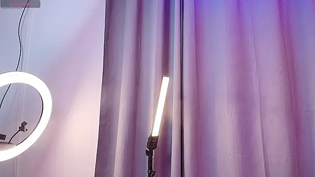 YazminJenner online show from July 24, 6:33 am