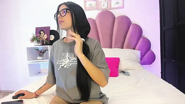 Lili Stone  online show from March 31, 3:52 am