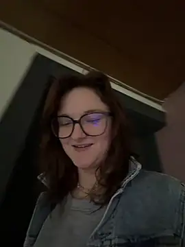 Snapshot of ViviLuu chatting on March 13, 3:40 pm ViviLuu online show from March 13, 3:40 pm