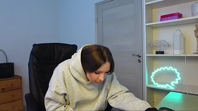 Alice Spear online show from February 14, 2:47 pm