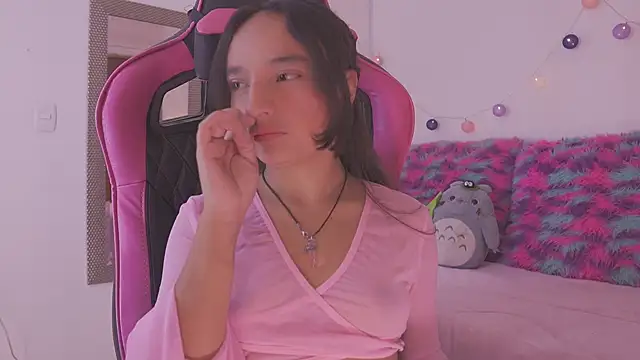  emily jonexs online show from July 30, 8:52 pm