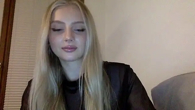 MayaWetDream online show from March 25, 8:59 pm