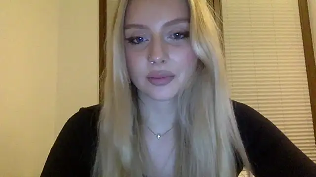 MayaWetDream online show from May 12, 8:17 pm