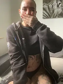 zoeelovee online show from March 30, 11:44 am