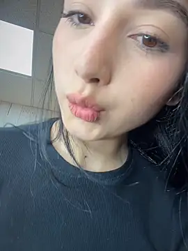 Snapshot of BadLilAngelXXX chatting on April 4, 1:08 pm BadLilAngelXXX online show from April 4, 1:08 pm