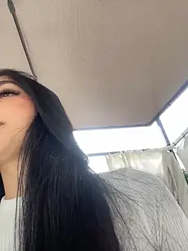 Snapshot of BadLilAngelXXX chatting on April 26, 1:31 pm BadLilAngelXXX online show from April 26, 1:31 pm
