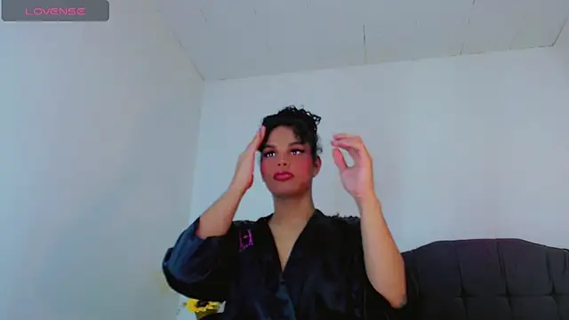 Snapshot of Zonce_shimer chatting on March 6, 4:20 am Zonce shimer online show from March 6, 4:20 am