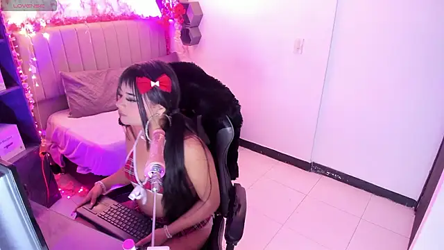 Evelin Slimx online show from February 8, 7:23 am