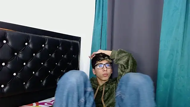 Snapshot of gabriel_x18 chatting on March 3, 5:24 am gabriel x18 online show from March 3, 5:24 am