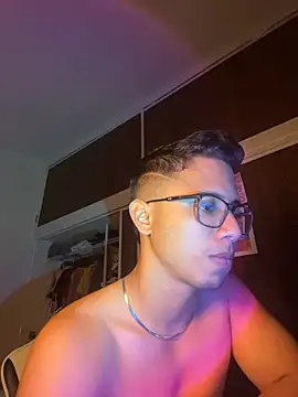 Snapshot of Gael_Velaryx chatting on April 6, 4:46 am Gael Velaryx online show from April 6, 4:46 am