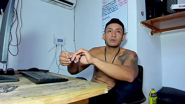 Snapshot of Party_Star1 chatting on July 14, 12:46 am Party Star1 online show from July 14, 12:46 am