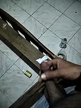 Snapshot of UnsureSlide chatting on March 29, 1:27 am UnsureSlide online show from March 29, 1:27 am