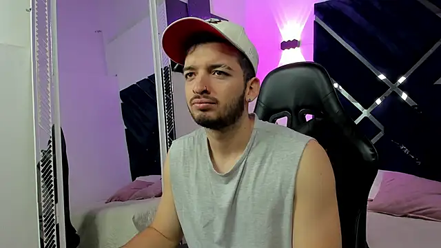 Snapshot of Logan_Wolf-js chatting on March 31, 12:16 pm Logan Wolf-js online show from March 31, 12:16 pm