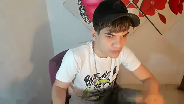 Jesshot bigcock20cm online show from March 15, 3:34 am