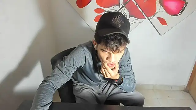 Jesshot bigcock20cm online show from June 6, 3:44 am