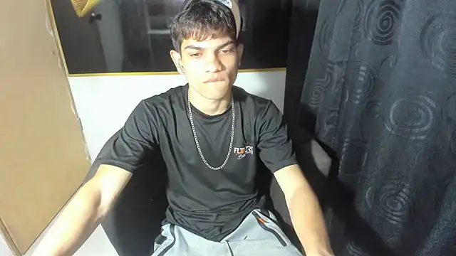 Jesshot bigcock20cm online show from June 13, 7:28 am