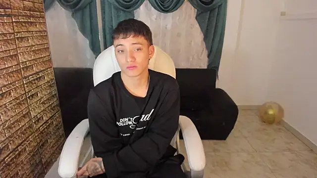 Wesleey-Boy online show from February 13, 7:32 pm