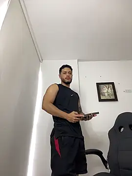 Snapshot of MattiaDupont chatting on March 19, 9:30 pm MattiaDupont online show from March 19, 9:30 pm