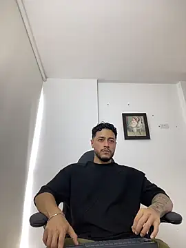 Snapshot of MattiaDupont chatting on March 24, 9:42 pm MattiaDupont online show from March 24, 9:42 pm