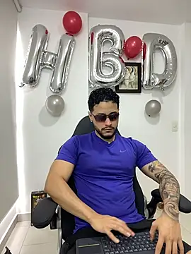 Snapshot of MattiaDupont chatting on March 27, 9:25 pm MattiaDupont online show from March 27, 9:25 pm