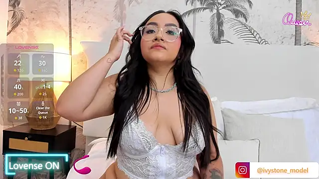 Snapshot of IvyStonne chatting on March 7, 7:22 pm IvyStonne online show from March 7, 7:22 pm