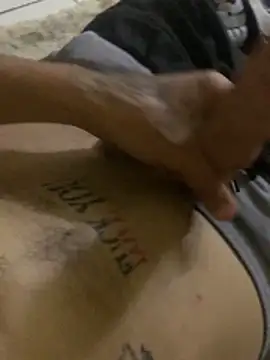 Snapshot of pitudo1713 chatting on February 6, 12:15 am pitudo1713 online show from February 6, 12:15 am