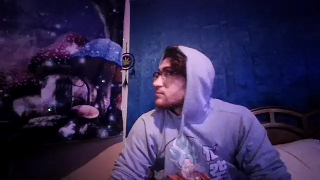 Snapshot of TiggaXXX96 chatting on February 5, 4:50 am TiggaXXX96 online show from February 5, 4:50 am