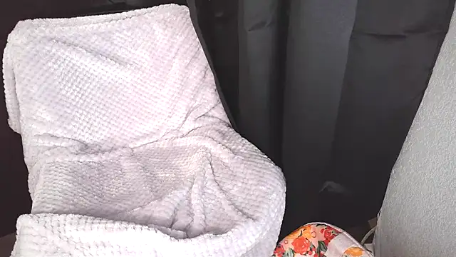 ArielsFeet333 online show from February 25, 11:25 pm