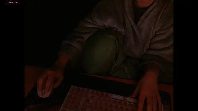 MoreenGwen online show from February 9, 2:59 am